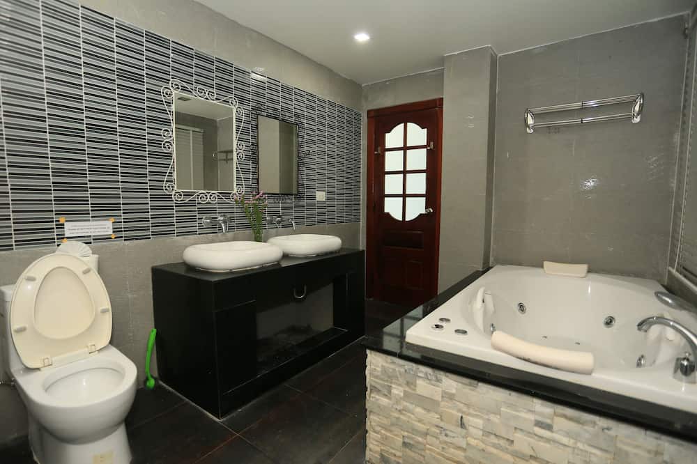 Photo of Bathroom in Nanai Road