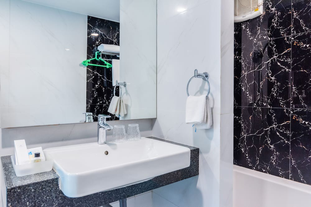 Photo of Bathroom in Pong