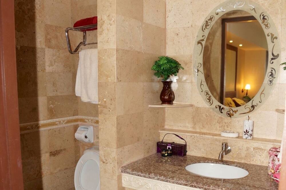 Photo of Bathroom in Kram