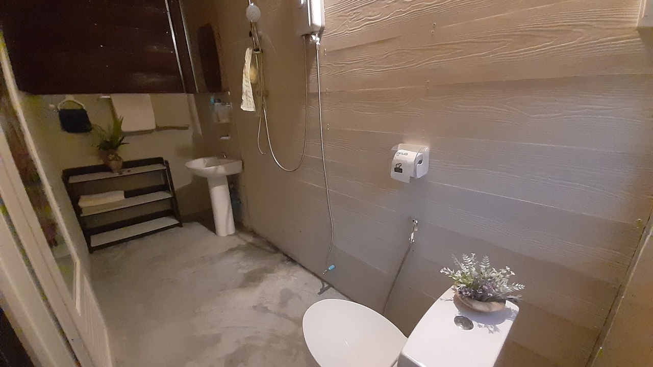 Photo of Bathroom in Kumphawapi