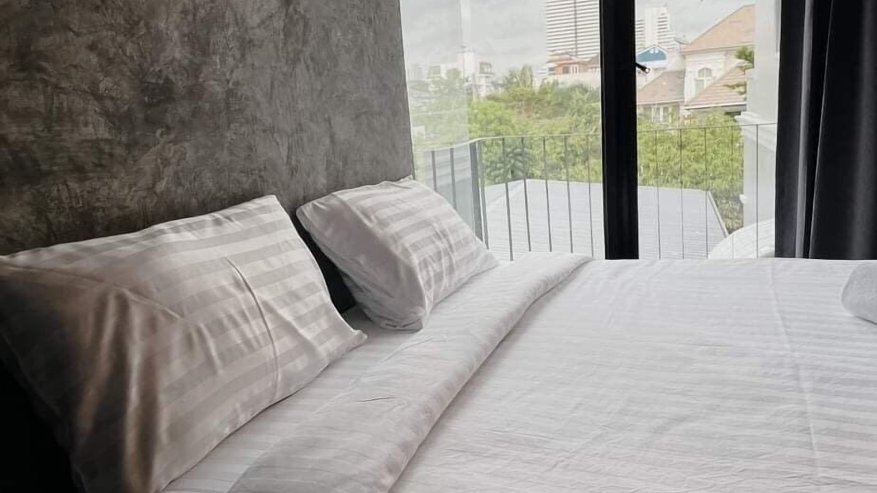 Photo of Bedroom in Samsen Nai