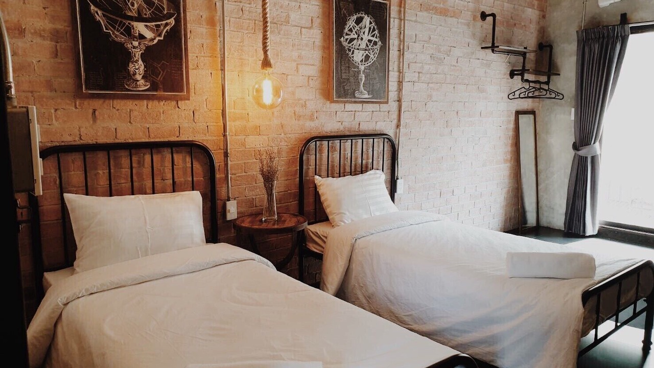 Photo of Bedroom in Samsen Nai