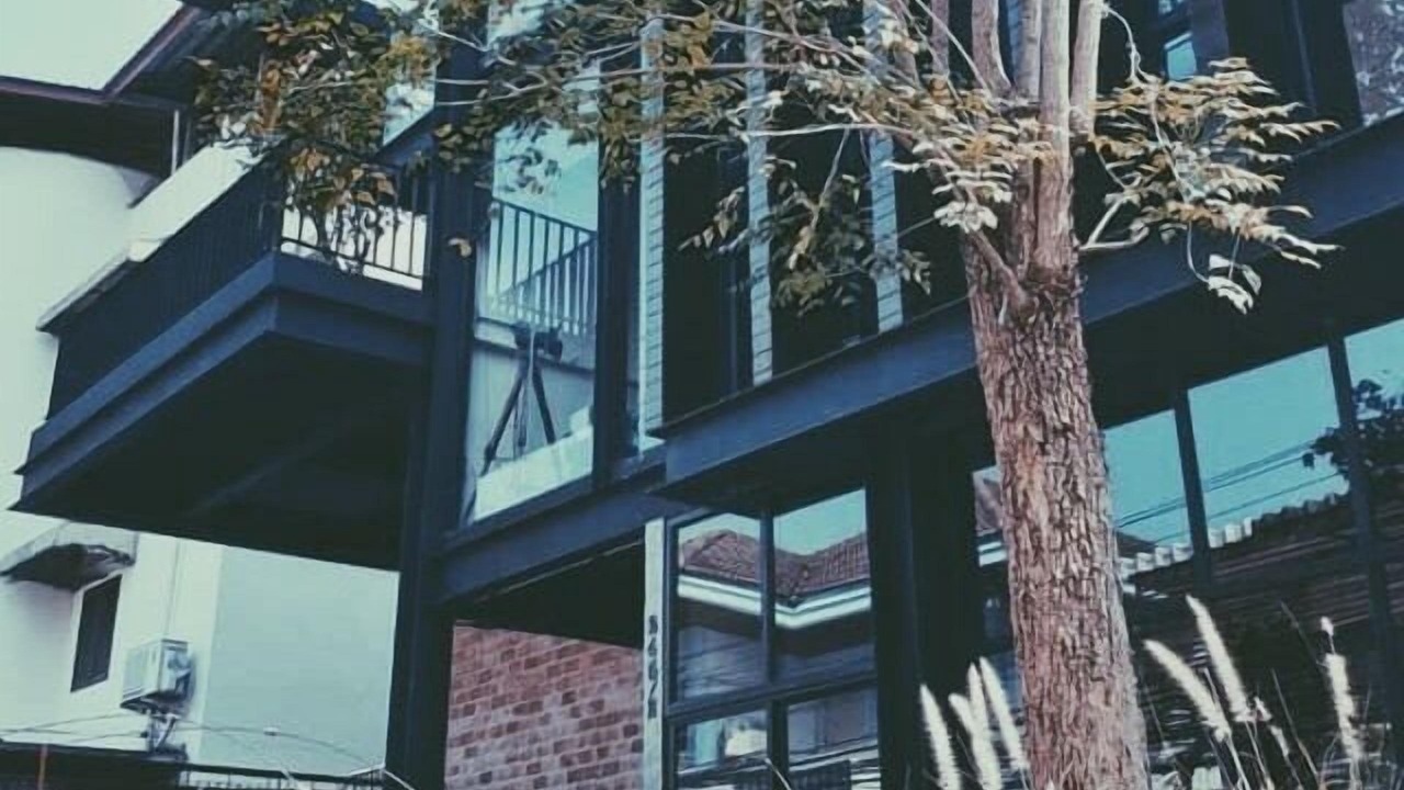 Photo of Outdoor in Samsen Nai