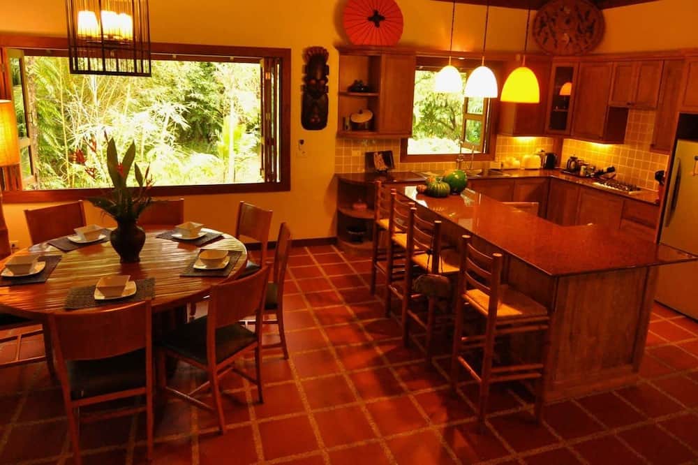 Photo of Kitchen in Nuea Khlong