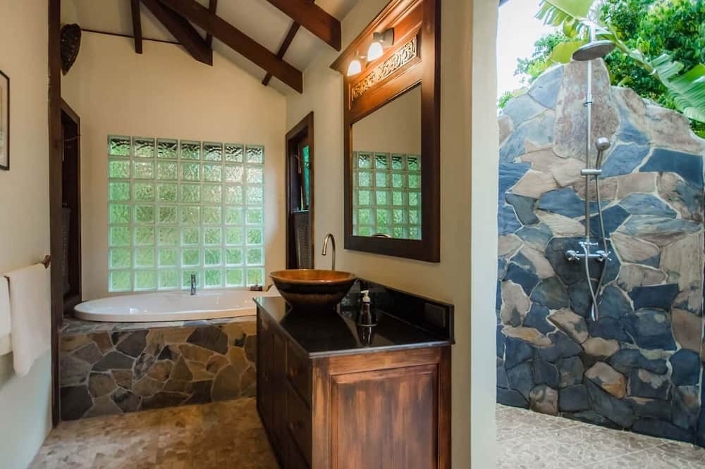 Photo of Bathroom in Nuea Khlong