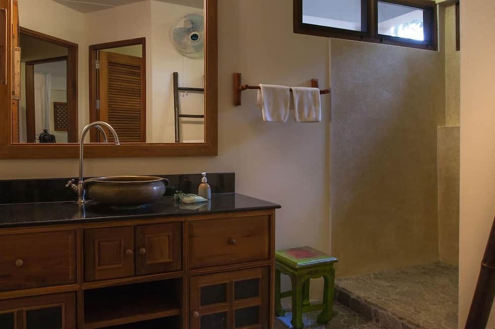 Photo of Bathroom in Nuea Khlong