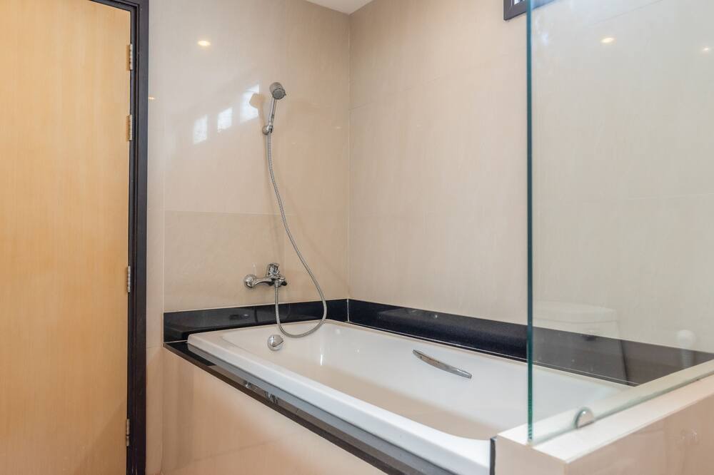 Photo of Bathroom in Samsen Nai