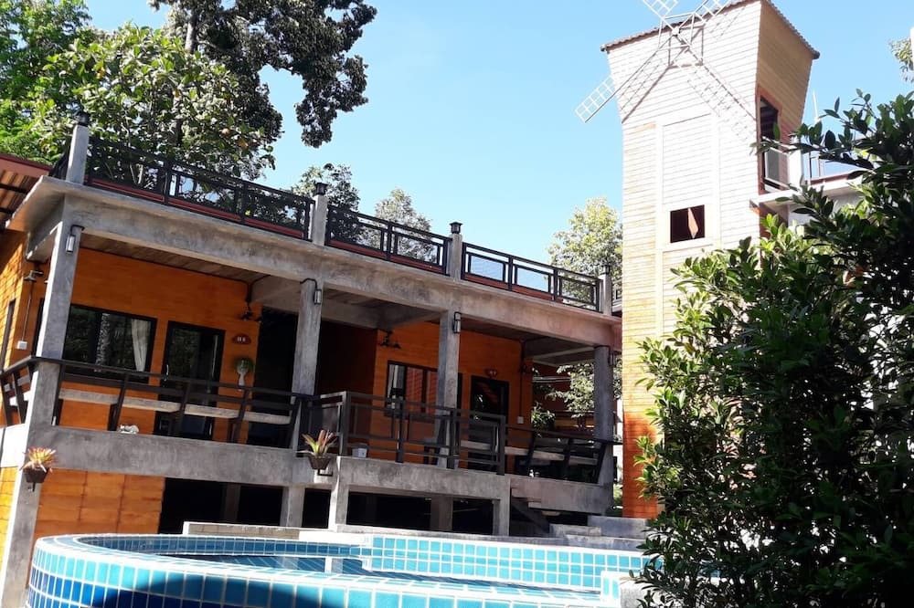 Photo of Patio Balcony in Phrom Khiri