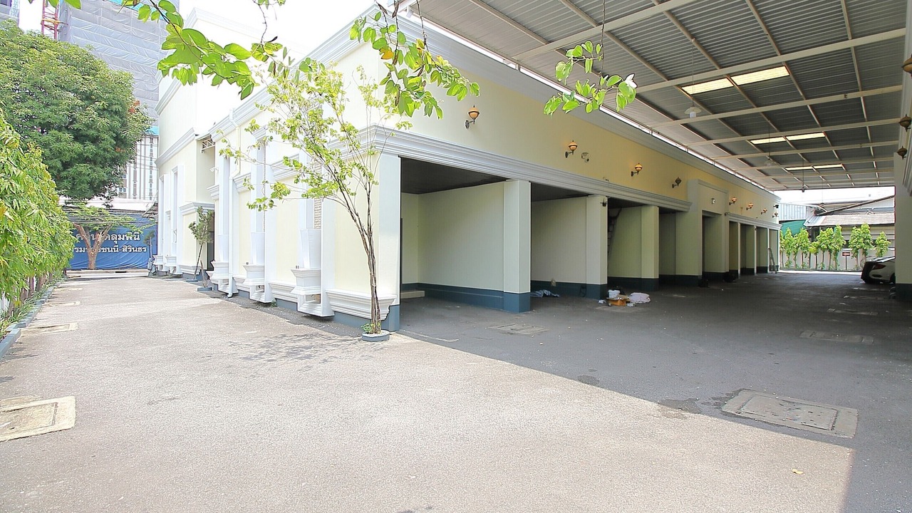 Photo of Others in Bang Phlat