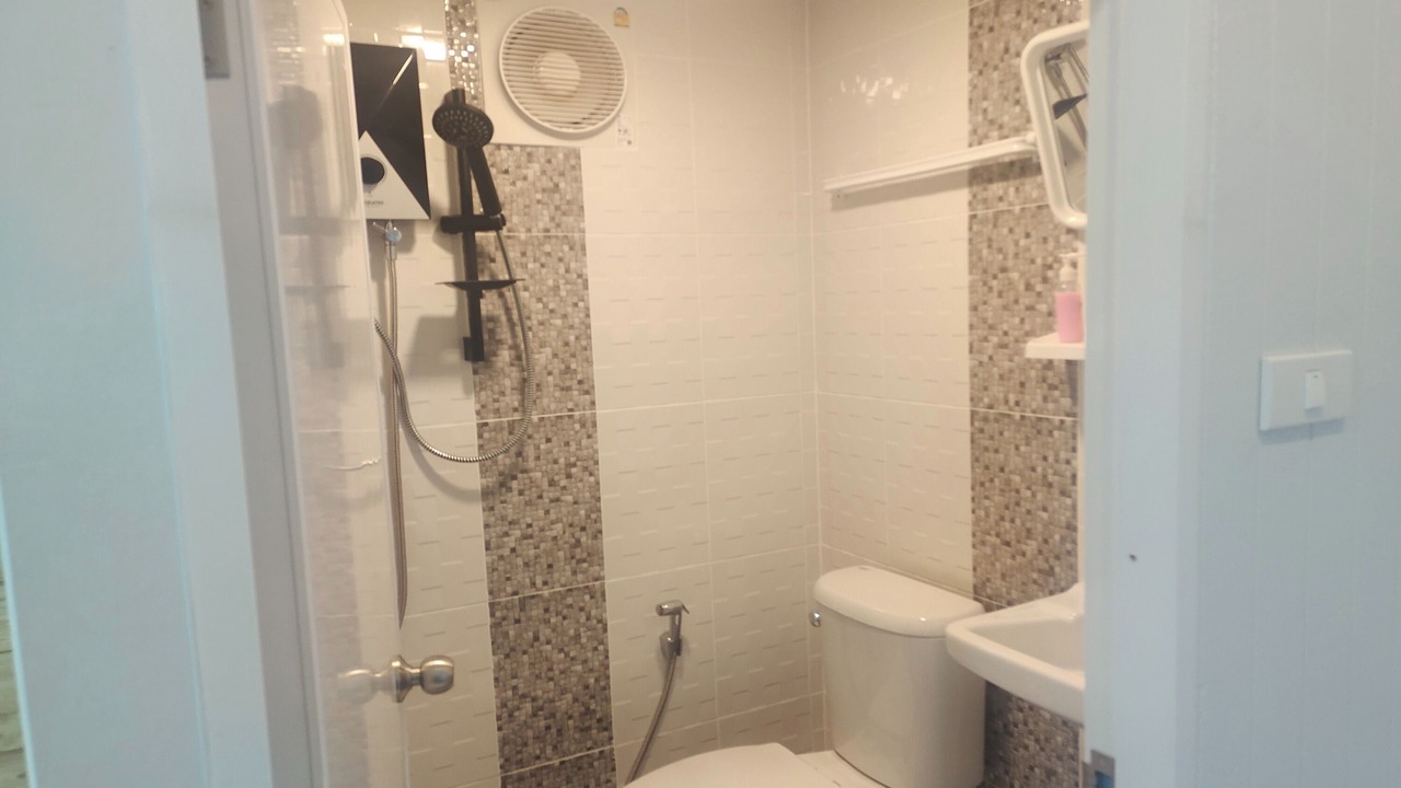 Photo of Bathroom in Koh Kaew