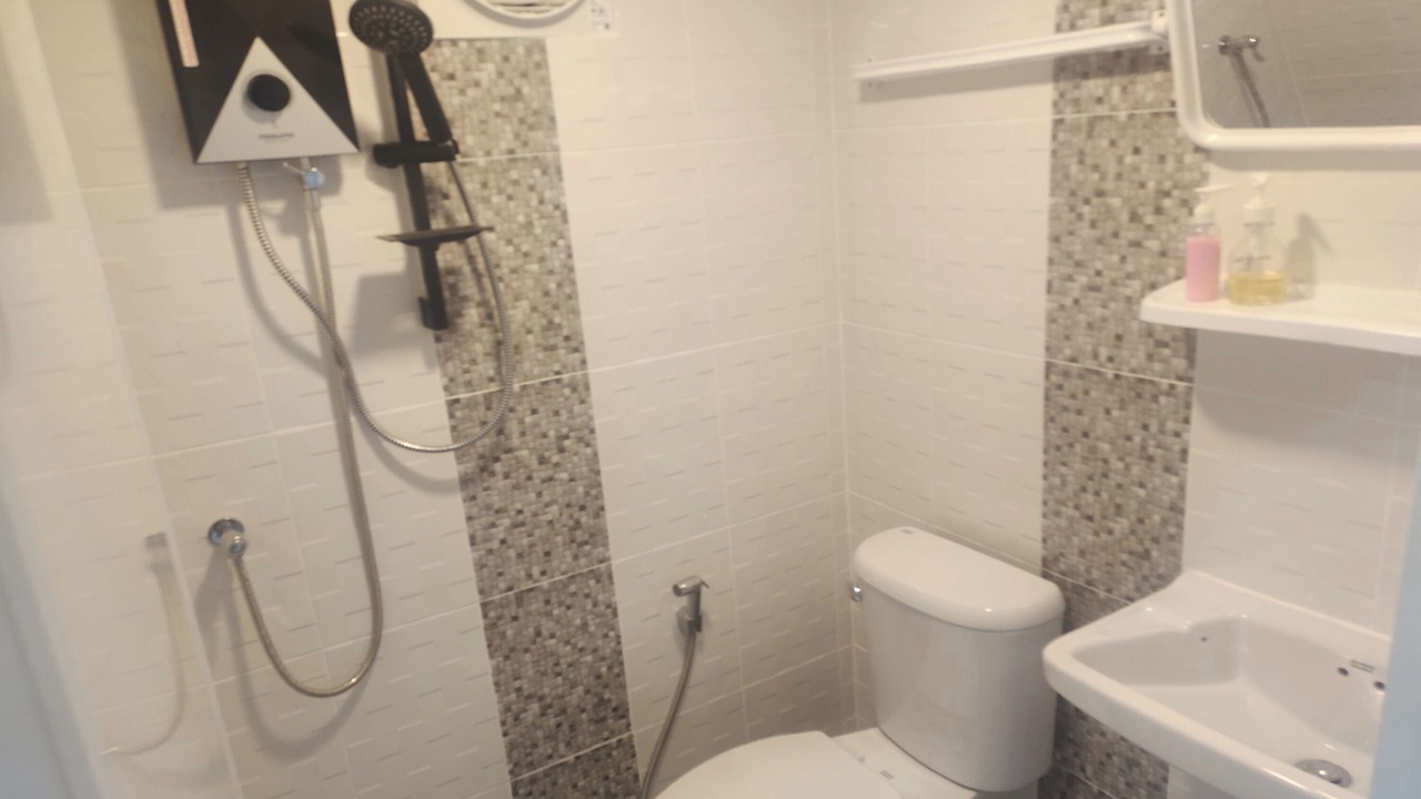 Photo of Bathroom in Koh Kaew