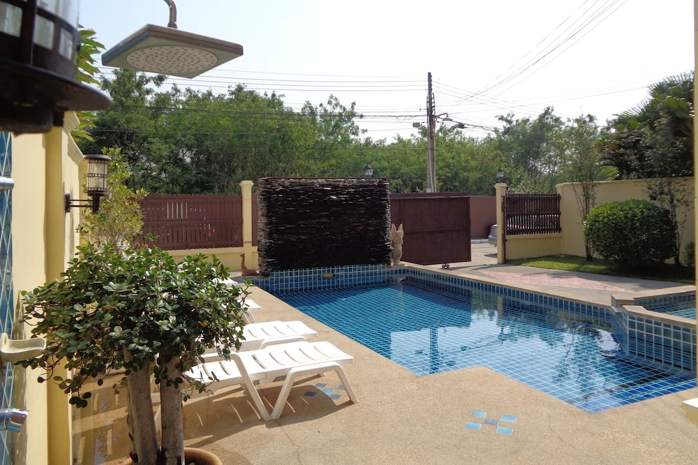 Photo of Outdoor in Na Kluea