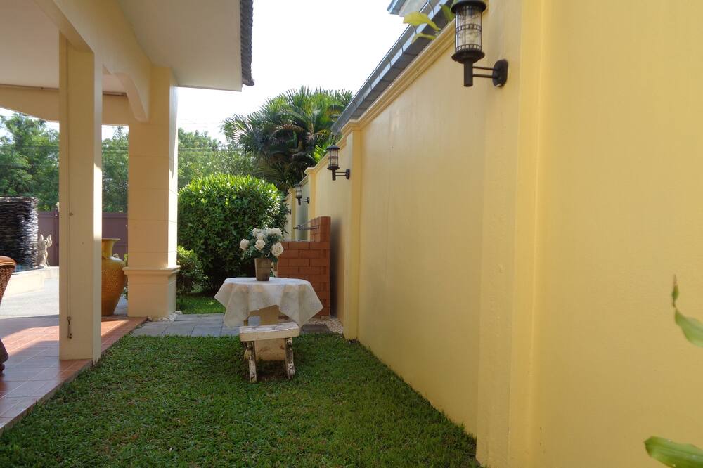 Photo of Outdoor in Na Kluea