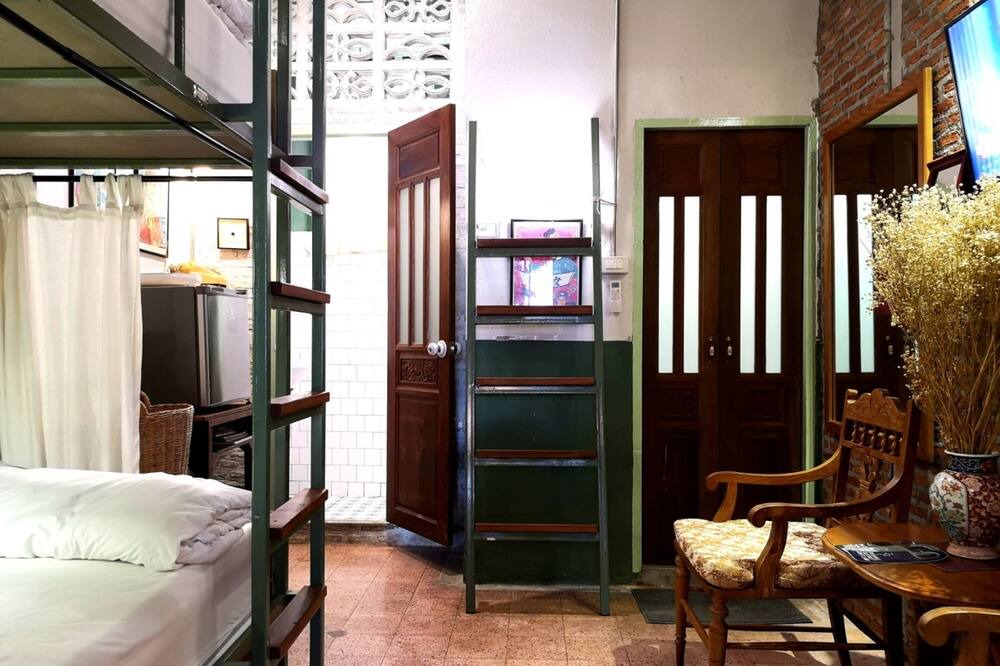 Photo of Bedroom in Pom Prap