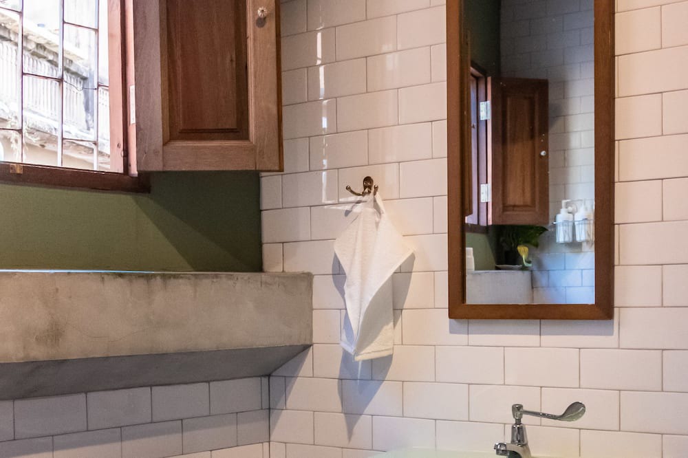 Photo of Bathroom in Pom Prap