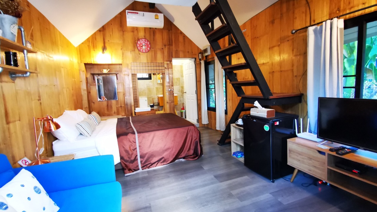 Photo of Bedroom in Khanong Phra
