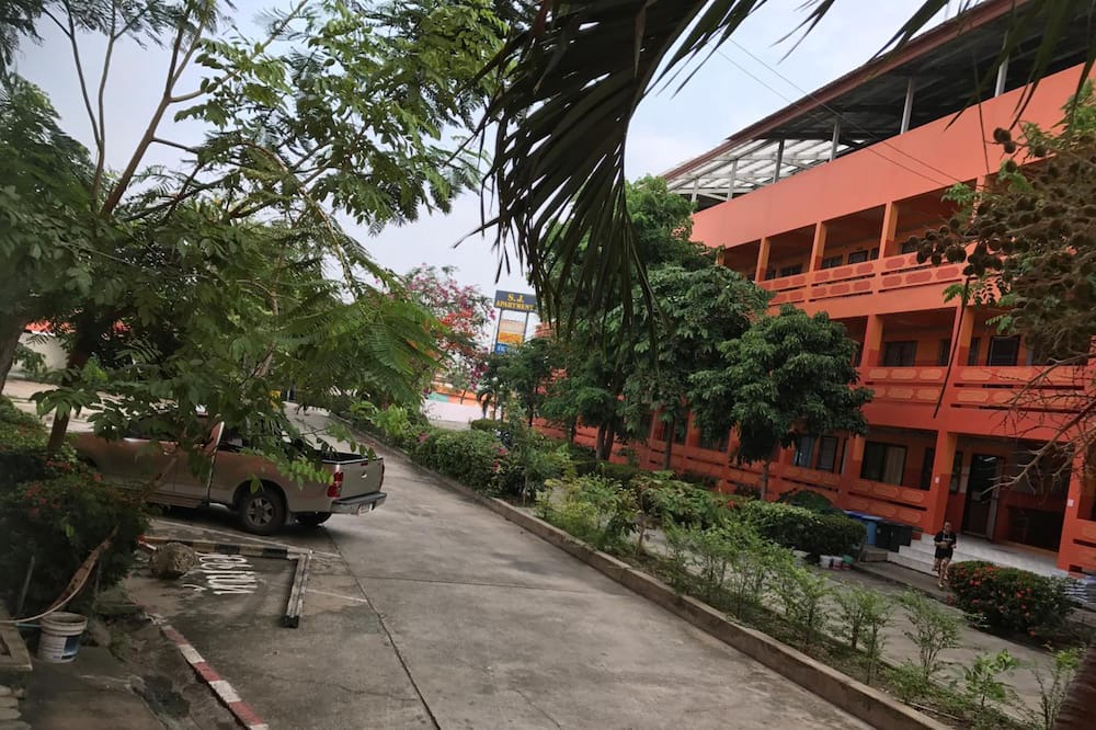 Photo of Outdoor in Khan Ham