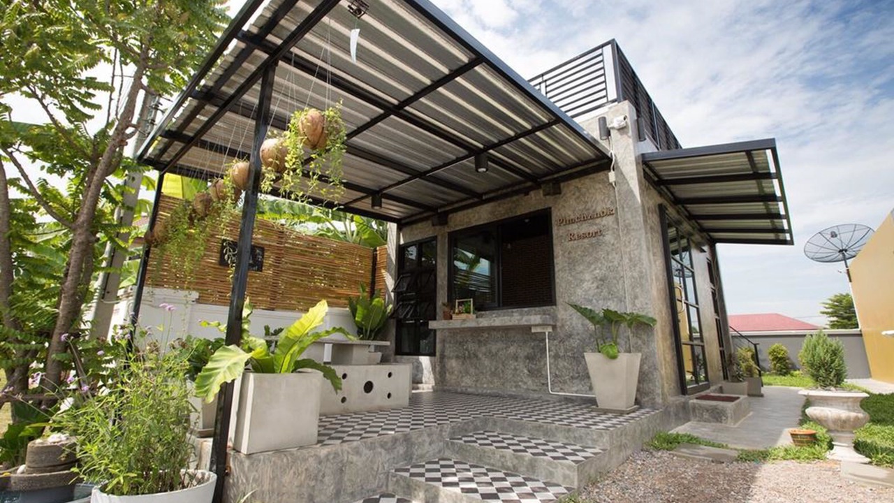Photo of Buildings in Phetchaburi