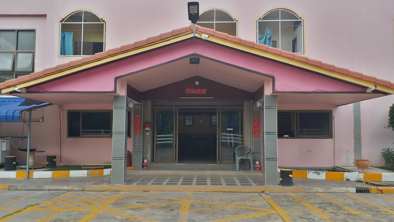 Photo of Buildings in Sung Noen