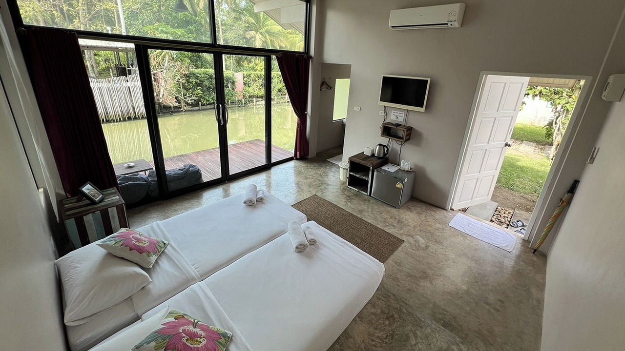 Photo of Bedroom in Amphawa