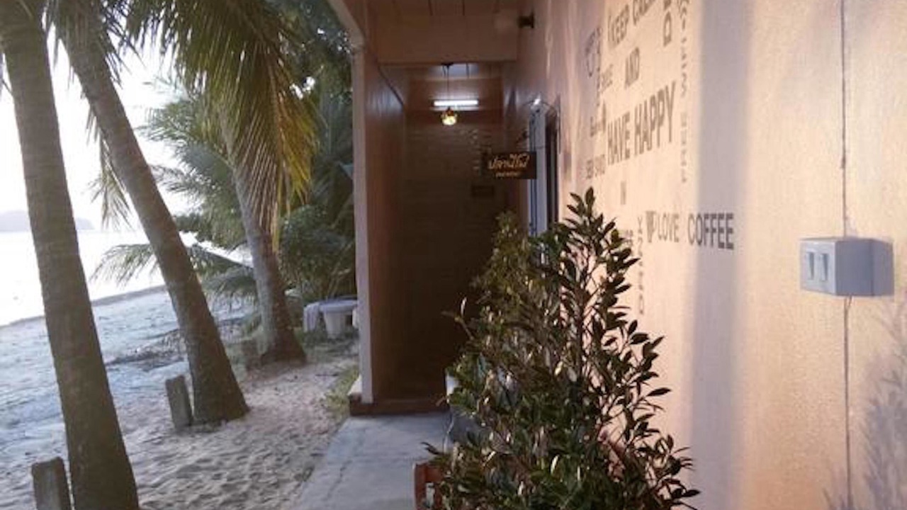 Photo of Buildings in Pak Nam