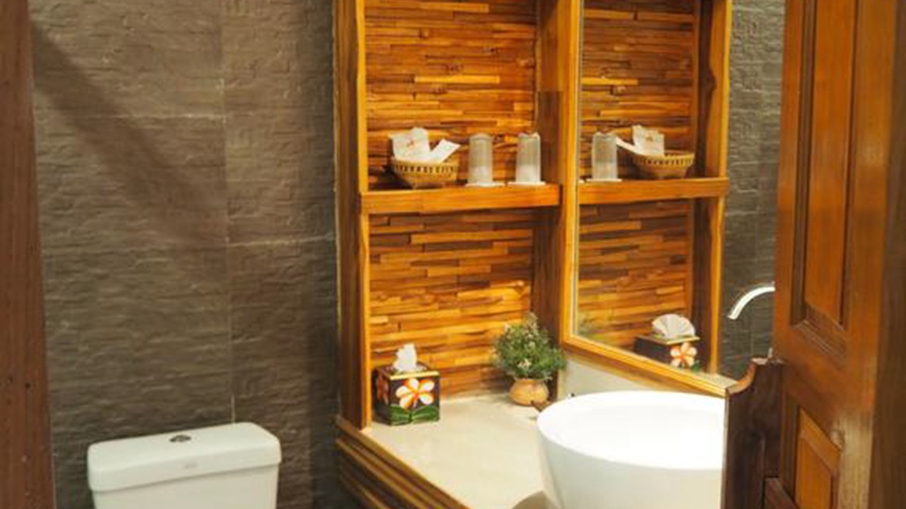 Photo of Bathroom in Pua