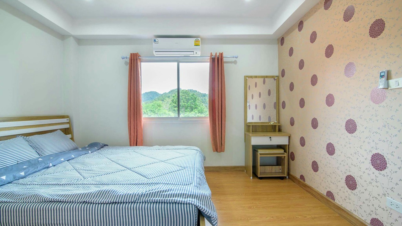 Photo of Outdoor in Hin Lek Fai