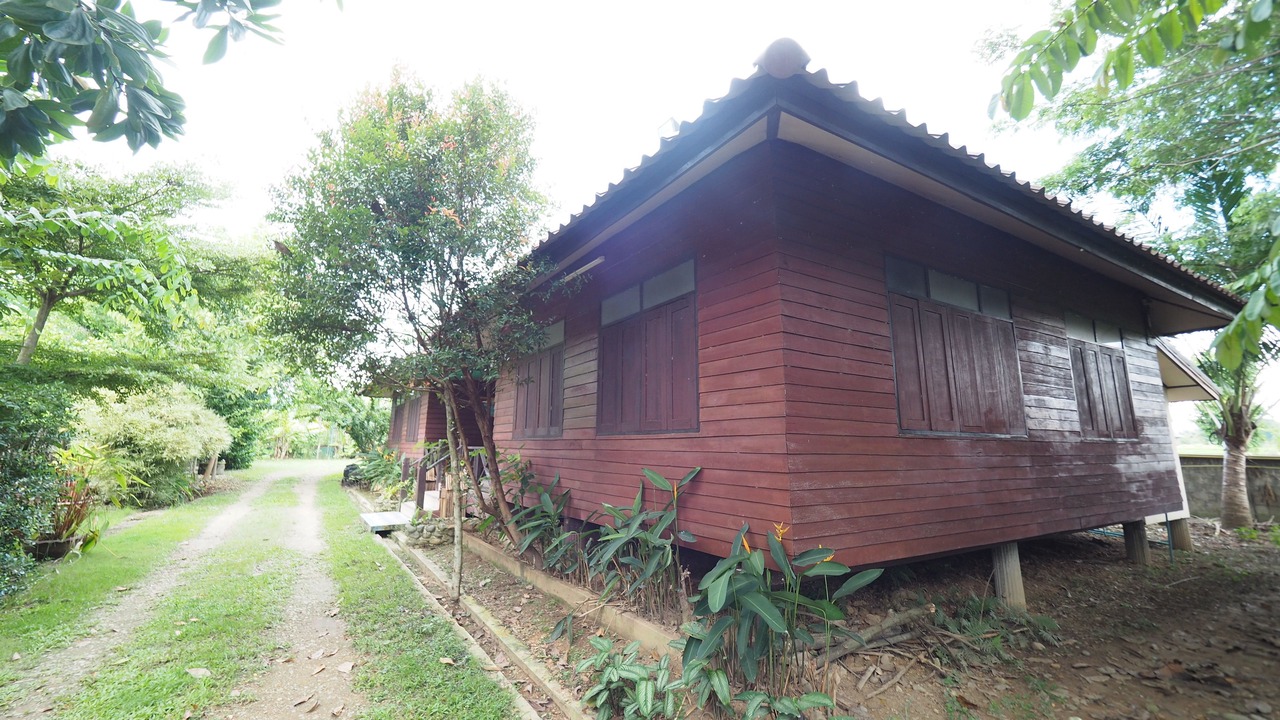 Photo of Buildings in Pua