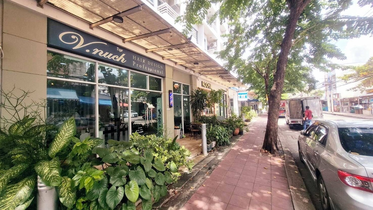 Photo of Outdoor in Lak Si