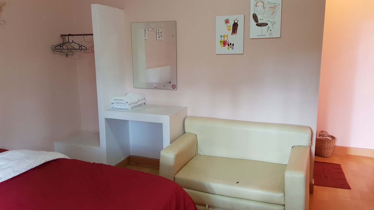 Photo of Bedroom in Phen