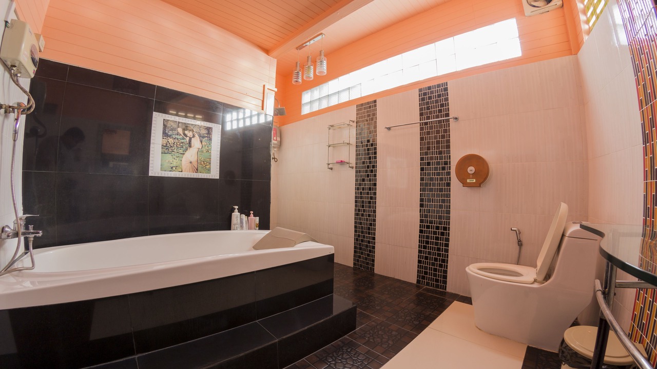 Photo of Bathroom in Mak Khaeng