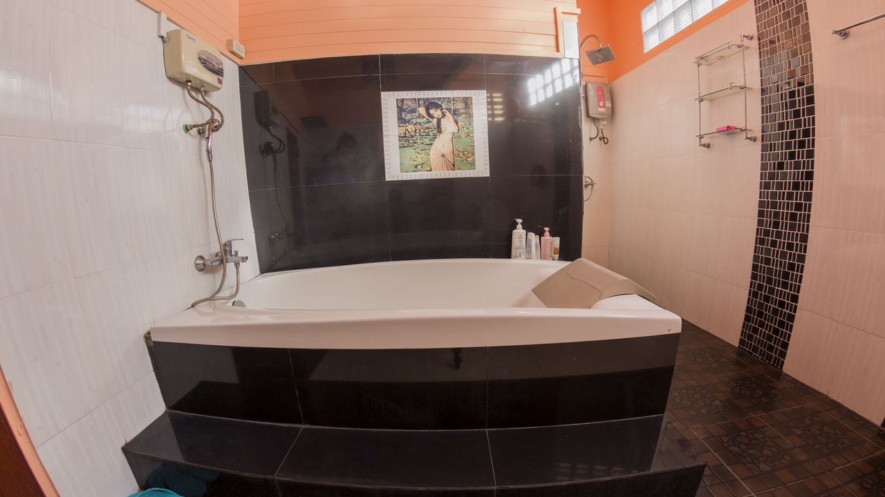Photo of Bathroom in Mak Khaeng