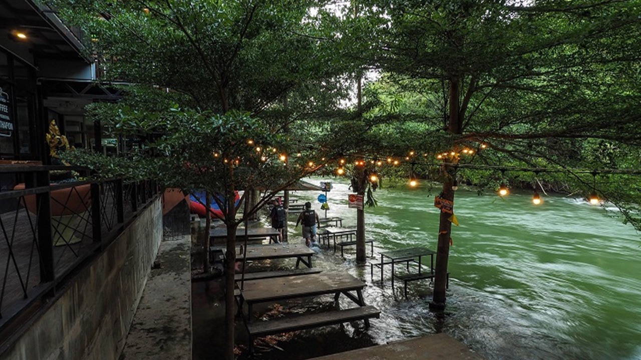 Photo of Patio Balcony in Song Phi Nong