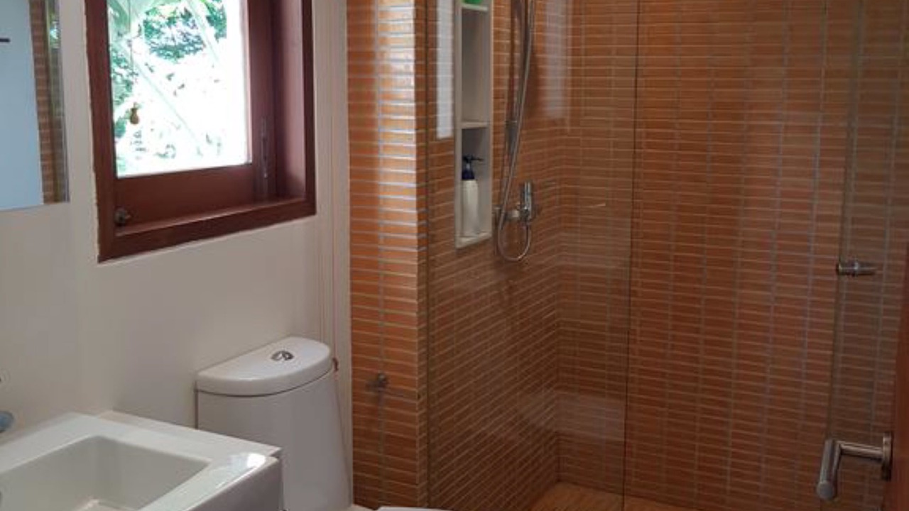 Photo of Bathroom in Pak Nam Pran