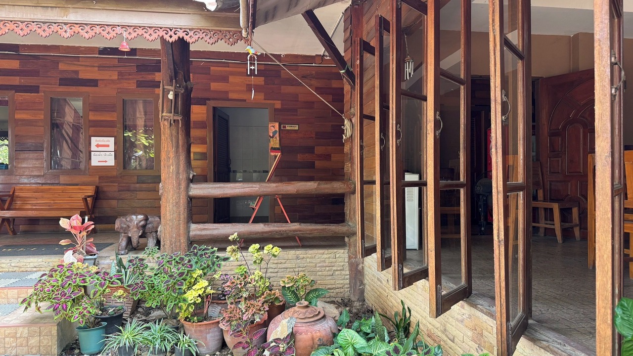 Photo of Outdoor in Sung Men