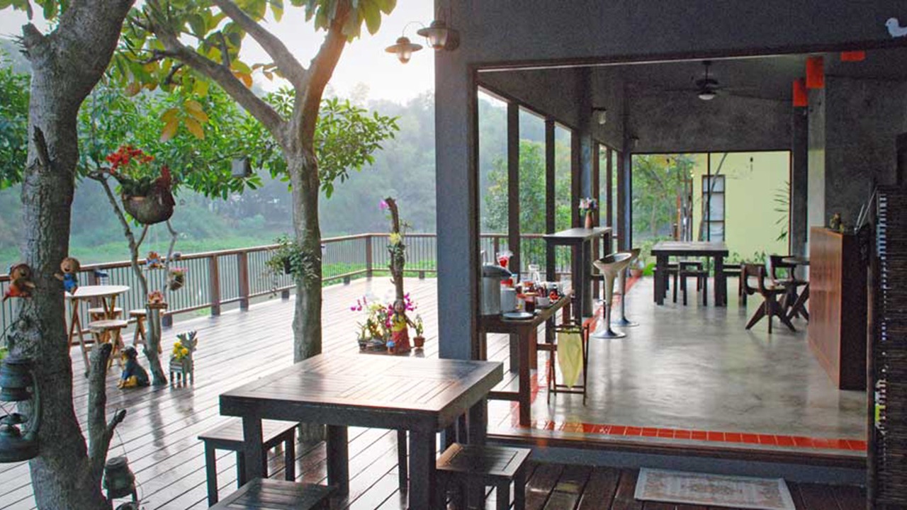 Photo of Others in Doem Bang