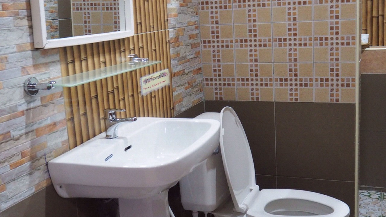 Photo of Bathroom in Pa Bong