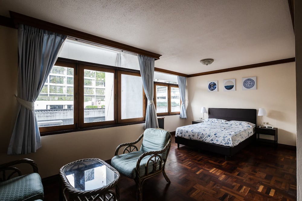 Photo of Bedroom in Samsen Nai