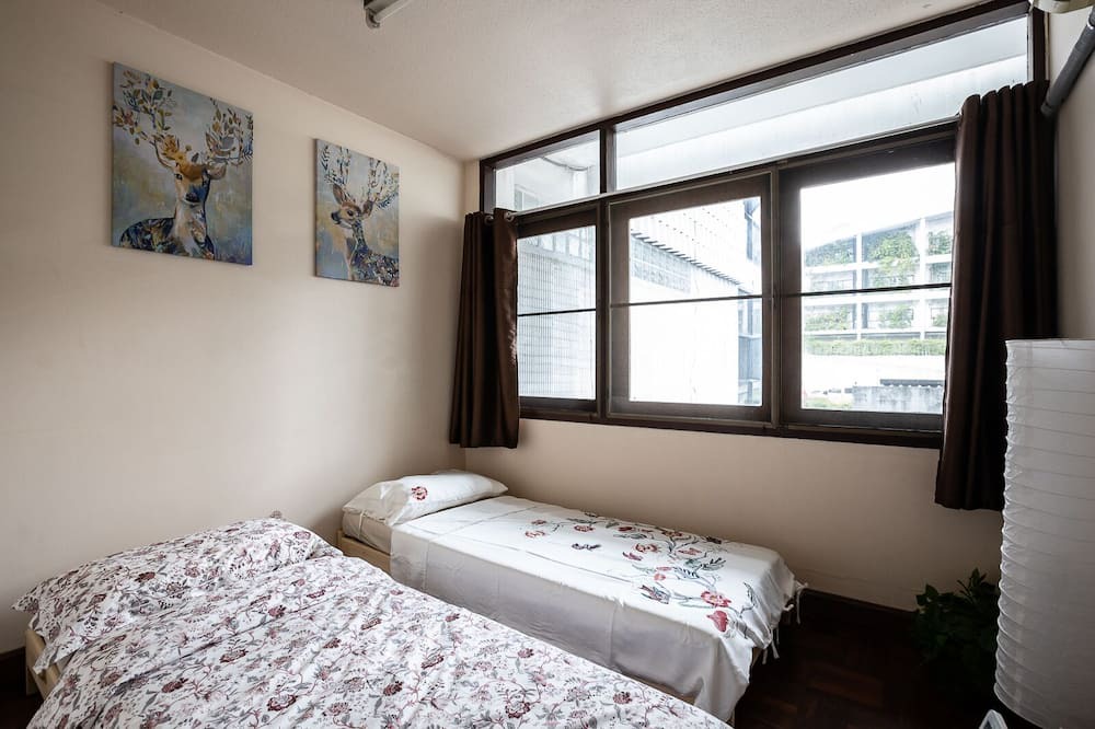 Photo of Bedroom in Samsen Nai