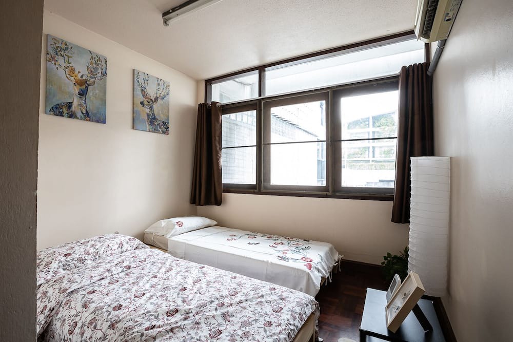 Photo of Bedroom in Samsen Nai