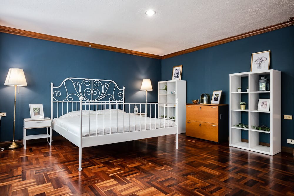 Photo of Bedroom in Samsen Nai