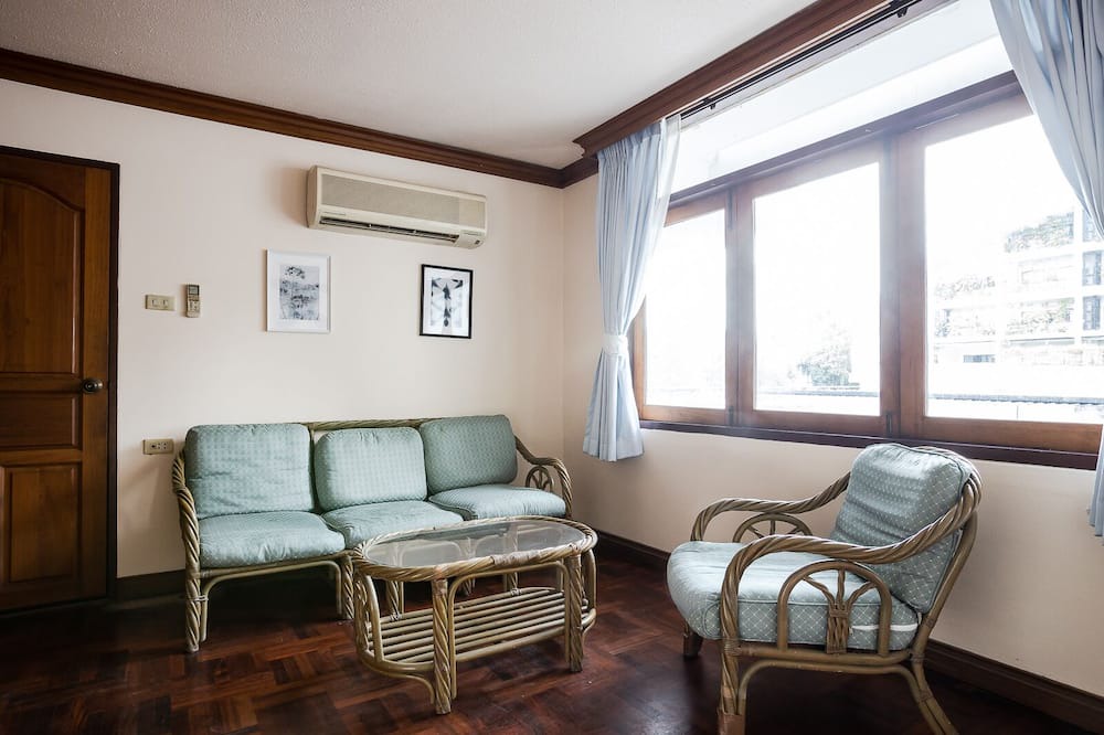 Photo of Livingroom in Samsen Nai