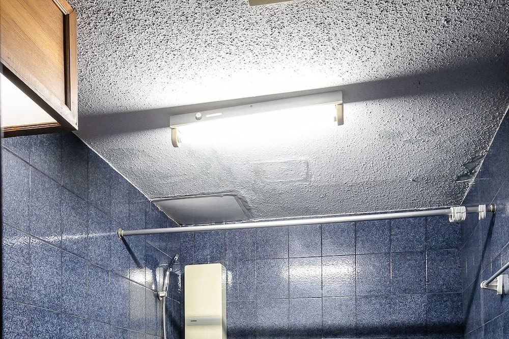 Photo of Bathroom in Samsen Nai