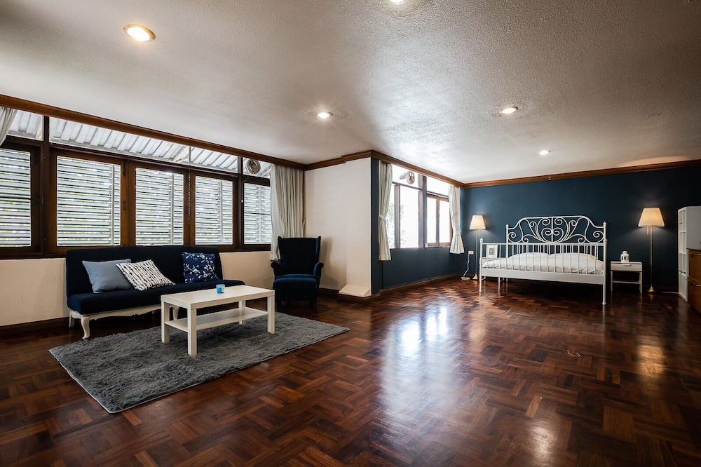 Photo of Bedroom in Samsen Nai