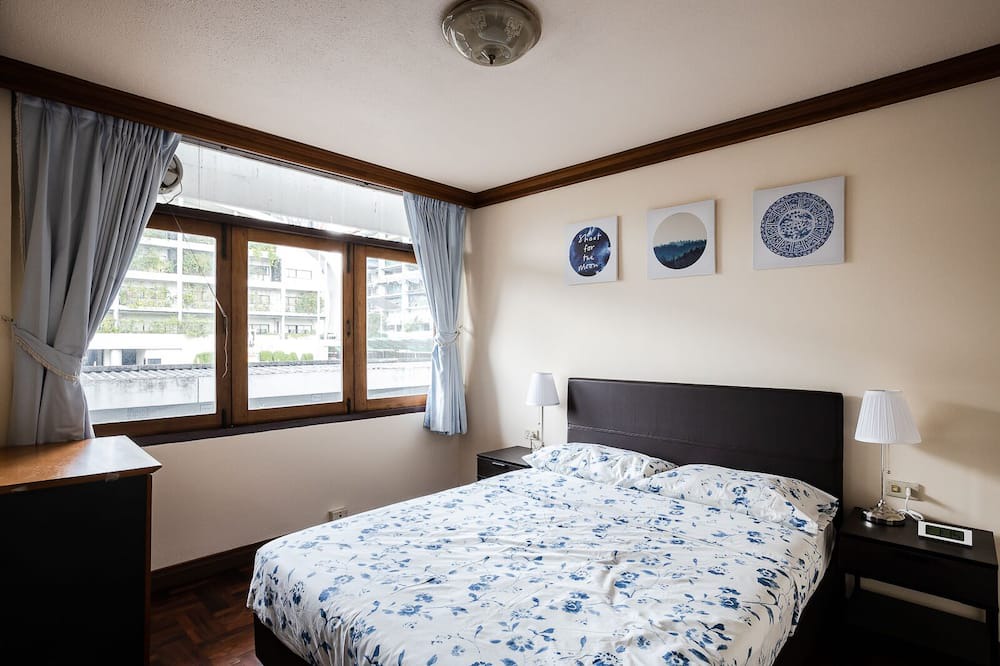 Photo of Bedroom in Samsen Nai