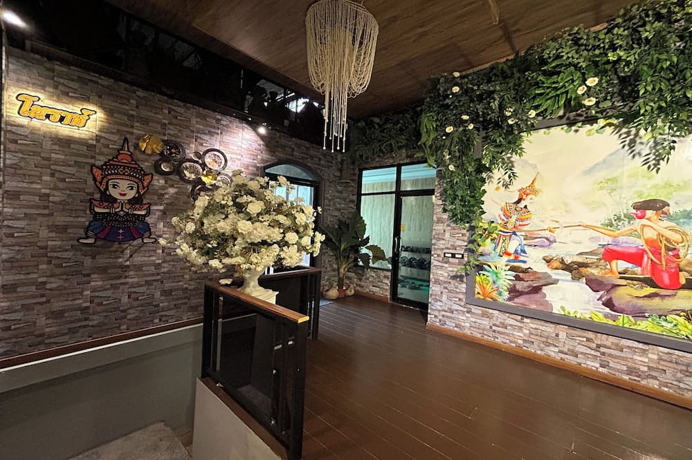 Photo of Livingroom in Na Mom