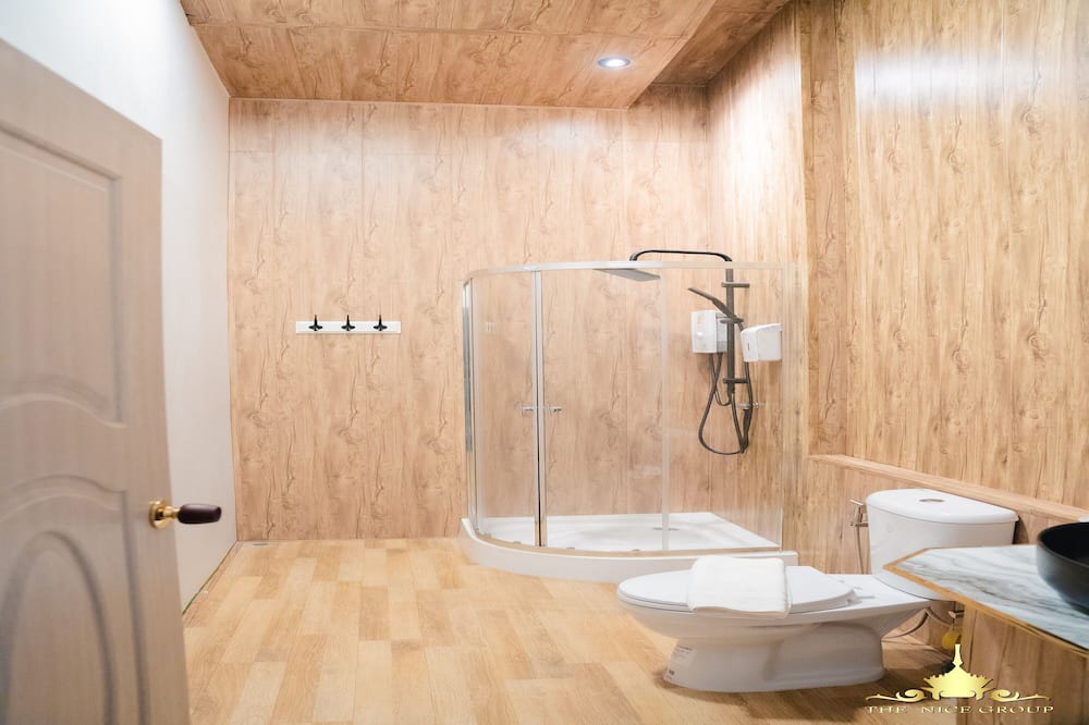 Photo of Bathroom in Na Mom