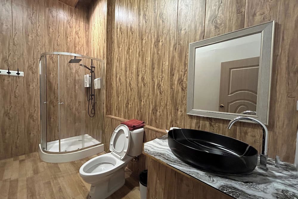 Photo of Bathroom in Na Mom