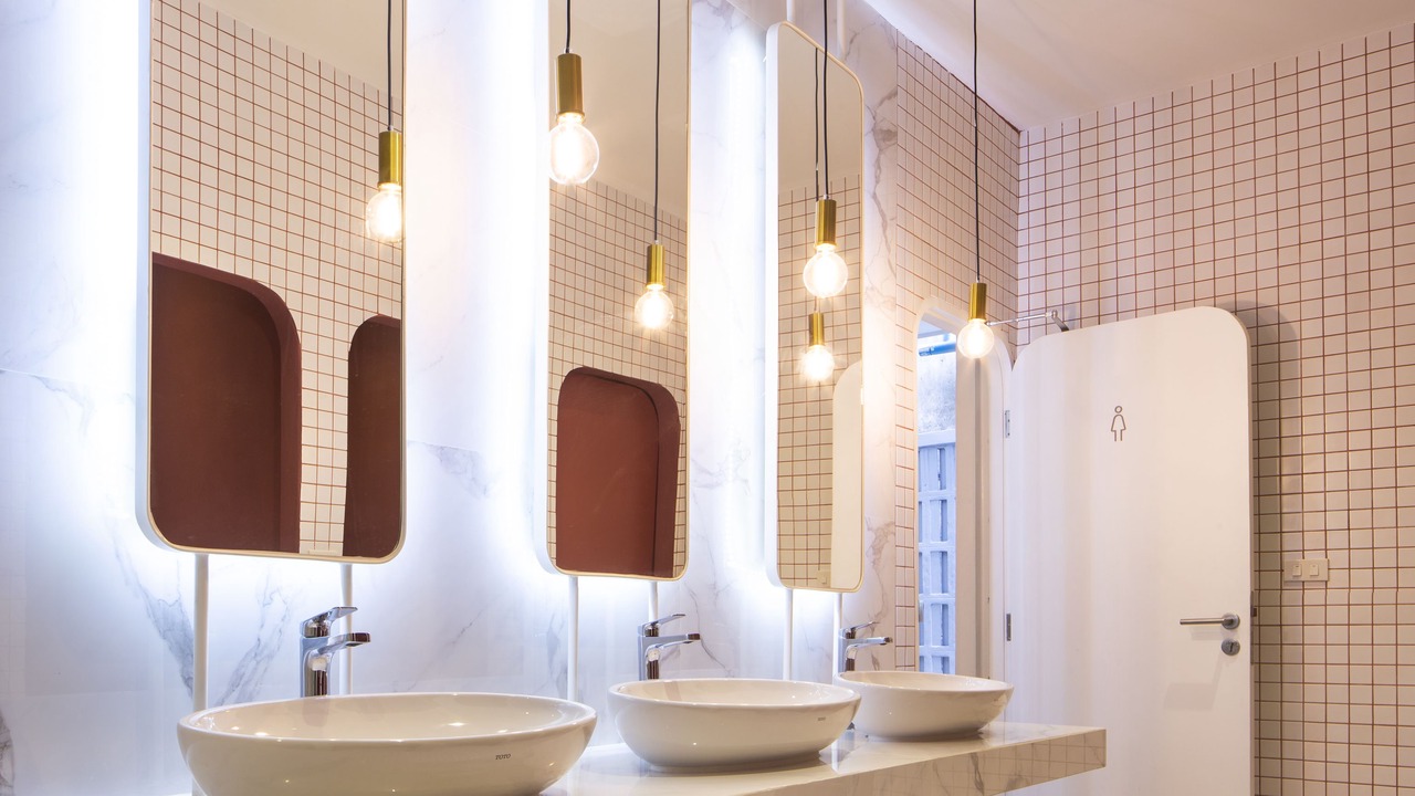 Photo of Bathroom in Phra Nakhon