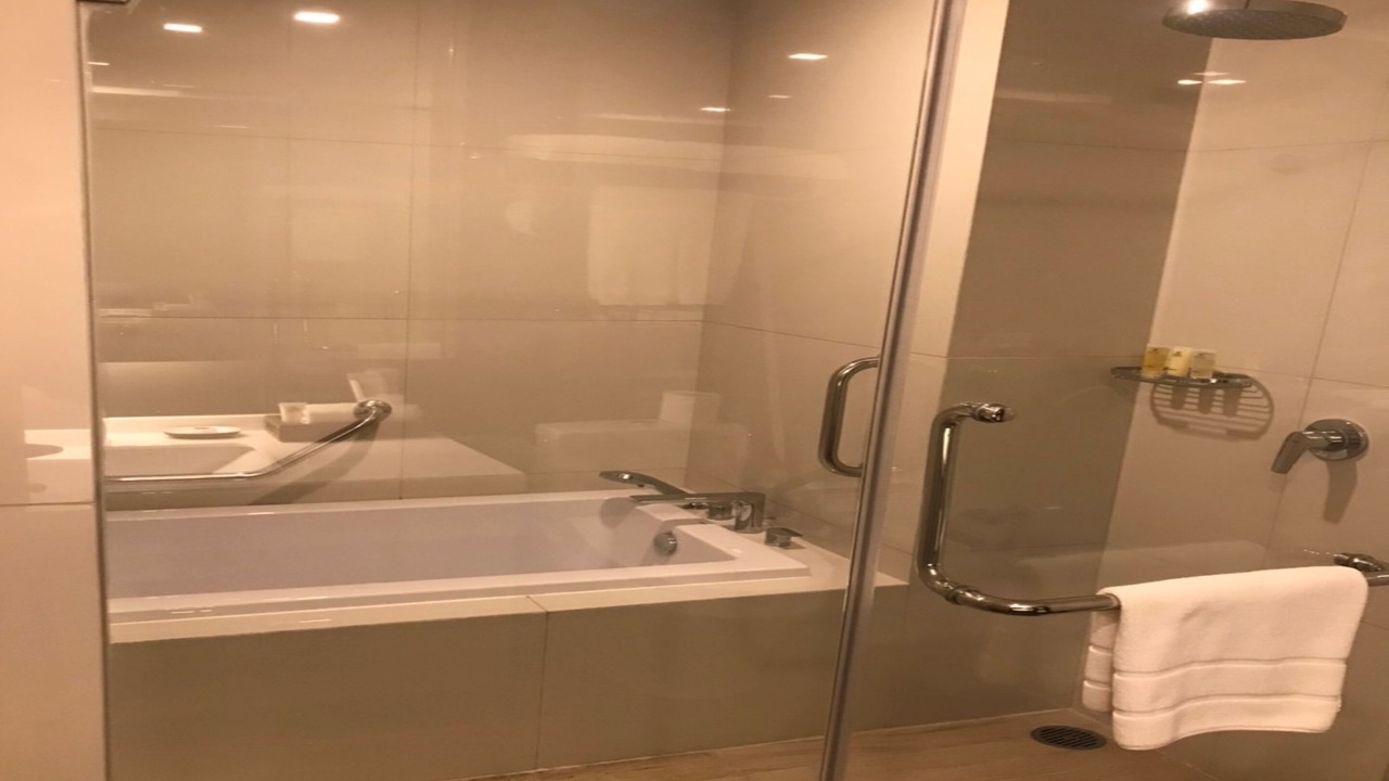 Photo of Bathroom in Tha Thaewawong